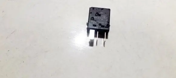 Volvo S40, V40 Other relay mb953382
