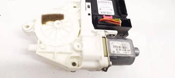 Volkswagen Golf Plus Front door window regulator motor 1K0959793G