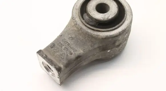 Mercedes-Benz S W220 Rear differential/diff mount bracket 2200918