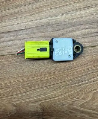 Toyota Auris 150 Airbag deployment crash/impact sensor 8983102100 1850485202