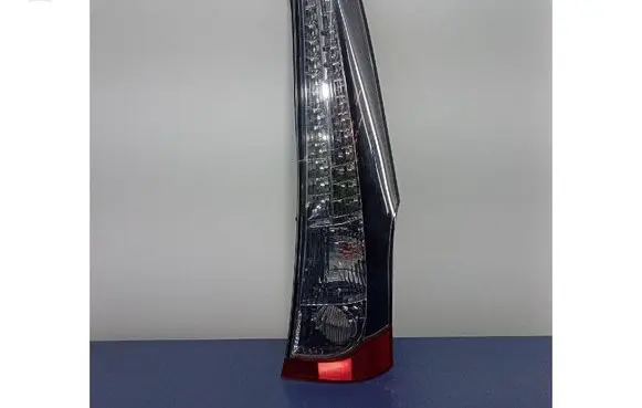 Mitsubishi Grandis Rear/tail lights 