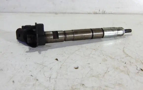 Audi A4 S4 B5 8D Fuel injector 059130277 AF