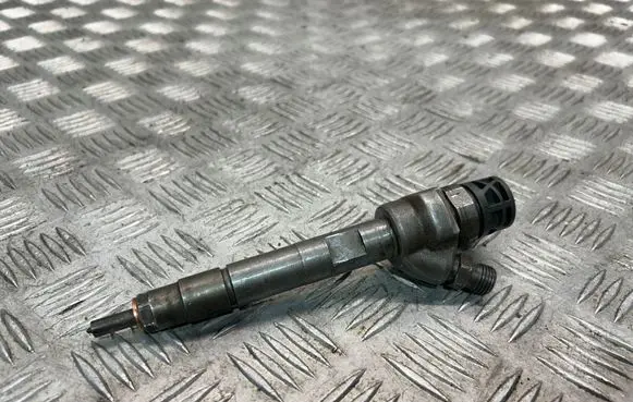 BMW 3 F30 F35 F31 Fuel injector 7810702 0445110616