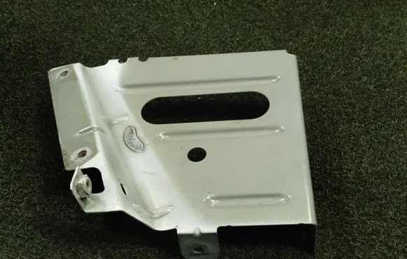 Renault Master III Fender mounting bracket 03D25312R