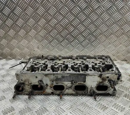 Volkswagen Golf VII Engine head 04L103353