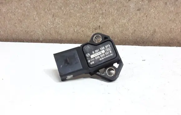 Volkswagen Tiguan Air pressure sensor 038906051D 0261230073