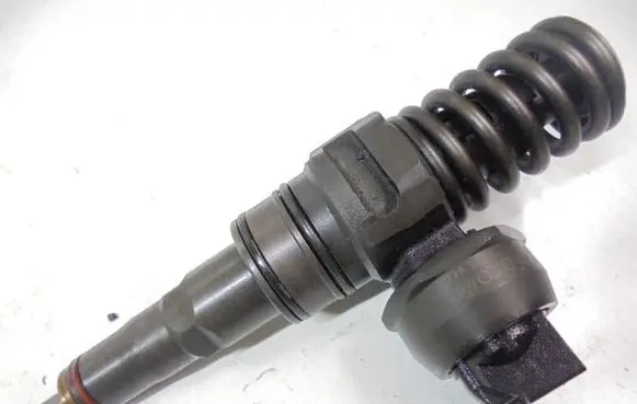Skoda Octavia Mk2 (1Z) Fuel injector 038130073AG