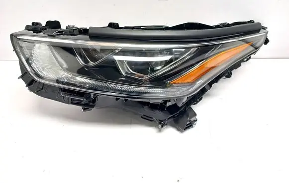 Toyota Highlander XU70 Headlight/headlamp 101008A06K