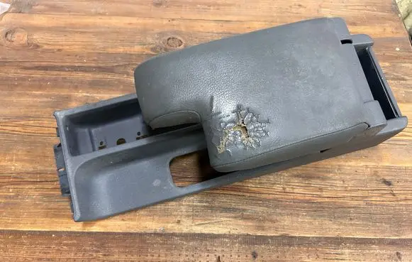 BMW 3 E36 Armrest 8167827 8167822