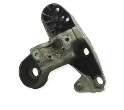 Volkswagen PASSAT B5 Engine mounting bracket 4b0199351