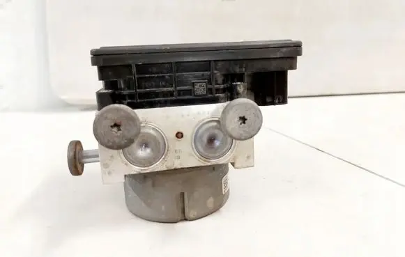 Citroen DS3 ABS Pump 9817031780