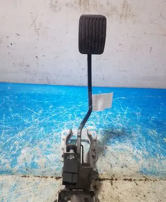 Daihatsu Materia Accelerator pedal position sensor 
