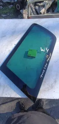 Ford Mondeo Mk III Rear vent window glass 1212123