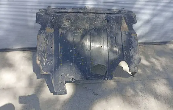 Subaru Outback (BT) Engine splash shield/under tray 56410AN020