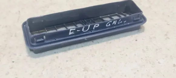Volkswagen e-Up Quarter panel pressure vent 6X0819465