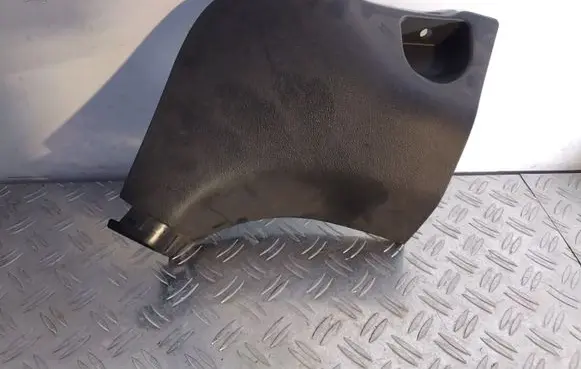 Foot area side trim