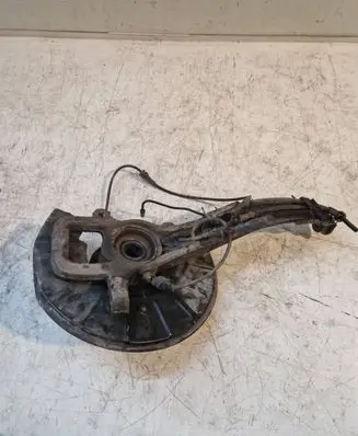 Volkswagen Touareg I Front wheel hub spindle knuckle 7L0407258A