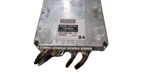 Toyota Avensis T250 Engine control unit/module 8966105840
