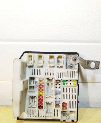 Renault Scenic II - Grand scenic II Fuse module 8200481863