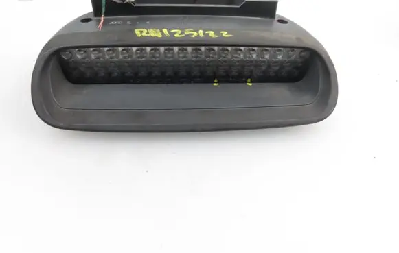 Hyundai Santa Fe Third/center stoplight 9275026