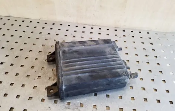 Active carbon filter fuel vapour canister