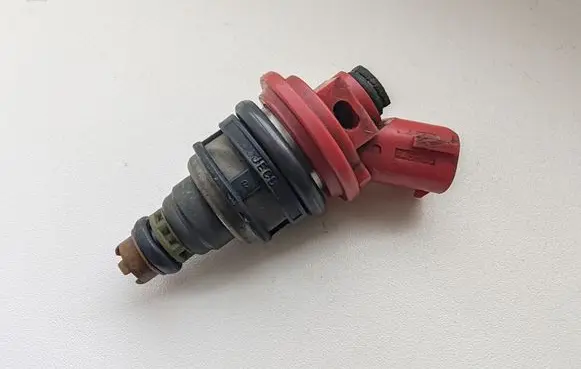 Subaru Legacy Fuel injector 