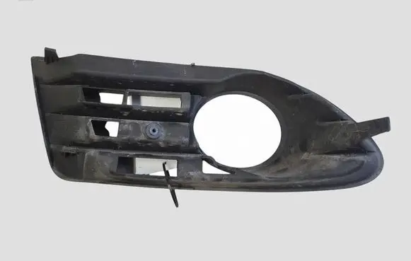 Volkswagen Golf Plus Front fog light trim/grill 5M0853666B