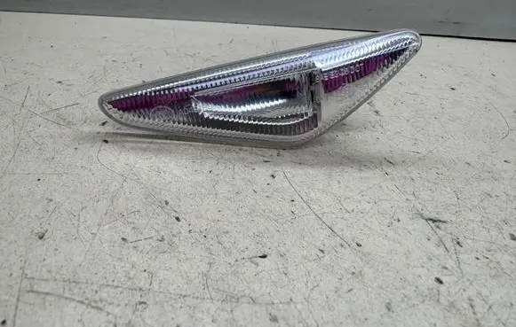 BMW X5 E70 Front fender indicator light 7267978
