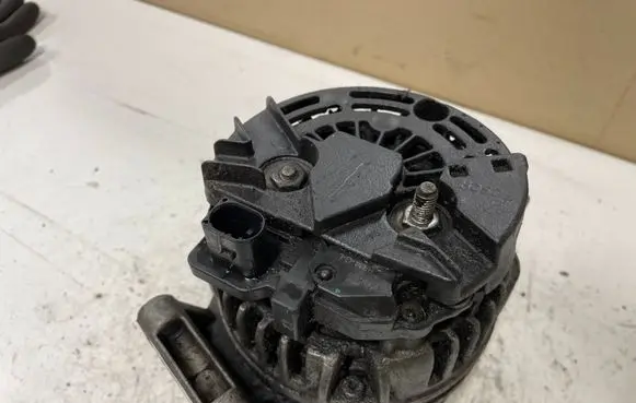 Mercedes-Benz Sprinter W906 Generator/alternator 624329 0124325170