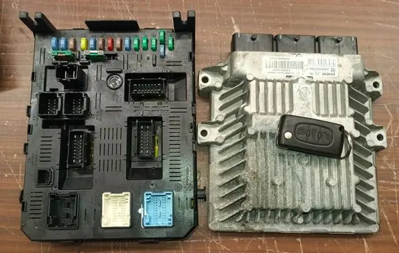 Engine ECU kit and lock set