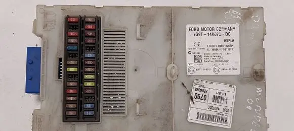 Ford Mondeo MK IV Fuse module 28110779 7G9T14A073DC LTQF01125TP