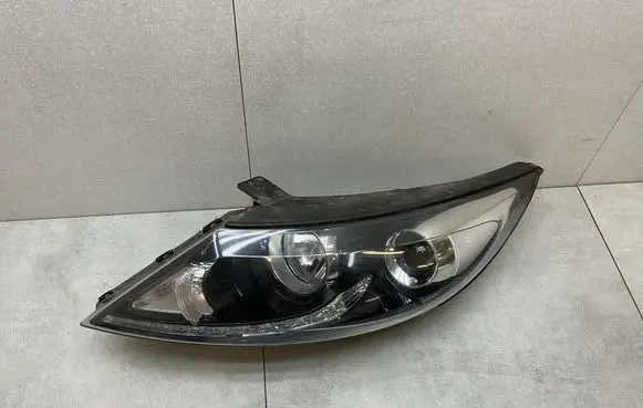 KIA Sportage Headlight/headlamp 921013U310