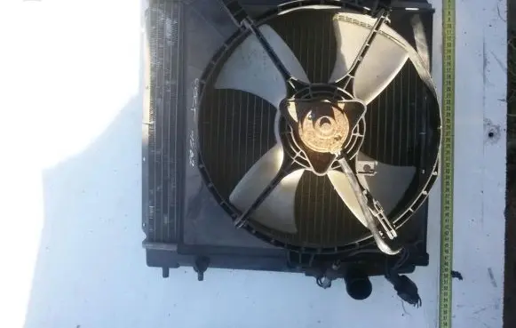Mitsubishi Colt Radiator cooling fan shroud