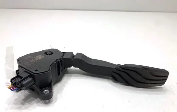Nissan Qashqai J12 Accelerator throttle pedal 180026UA3B