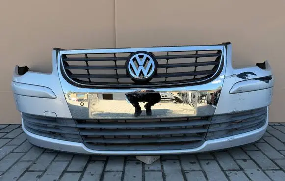 Volkswagen Touran I Front bumper 1T0807221D