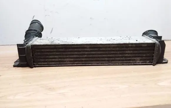 BMW 1 E81 E87 Intercooler radiator 7798788