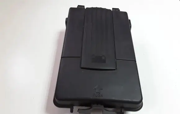 Audi A3 S3 8P Battery box tray cover/lid 3C0915443A