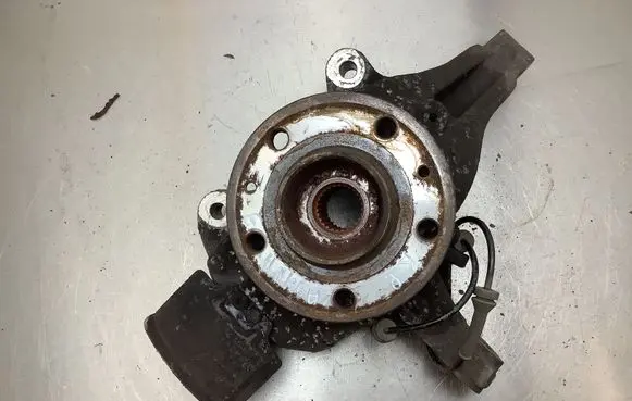 Renault Laguna III Front wheel hub