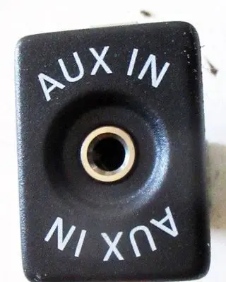 Volkswagen New Beetle AUX in-socket connector 