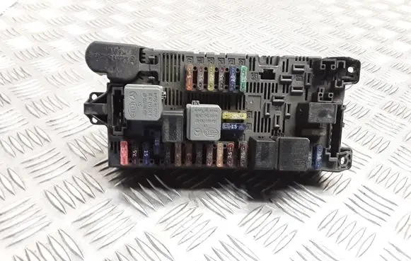 Mercedes-Benz E W211 Fuse module 2115453901