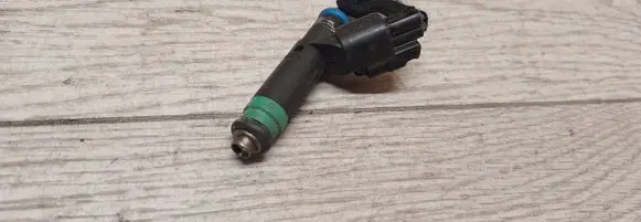 Jeep Grand Cherokee (WK) Fuel injector 53032704ab