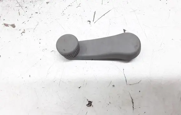 Volkswagen Touran I Rear door window winding handle 1T0839581