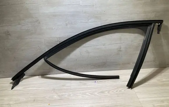 Renault Arkana Front door glass trim molding 15119151