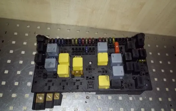 Mercedes-Benz ML W163 Fuse box set 1635450205