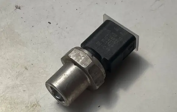 Audi A3 S3 8V Rear glass lock/latch W192 4H0959126C