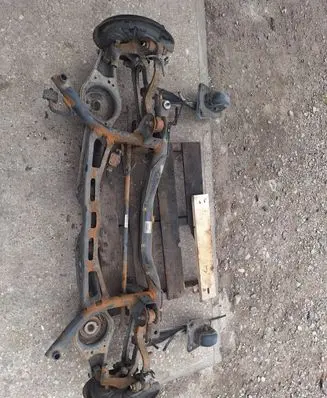 Volkswagen Touran I Rear axle beam 