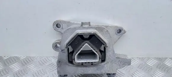 Peugeot 208 Engine mount bracket 9826533880