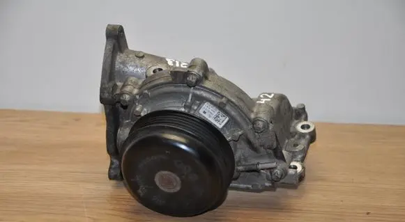 Mercedes-Benz E W213 Water pump A6542010010