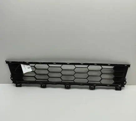 Mitsubishi L200 Front grill 6402A357
