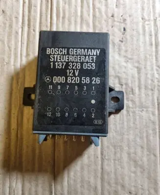 Mercedes-Benz E W124 Other relay 0008205826 1137328053 97531